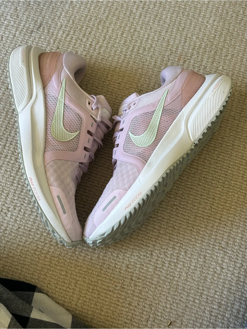 Nike Women’s Vomero 16 Running Shoes - Pale Pink